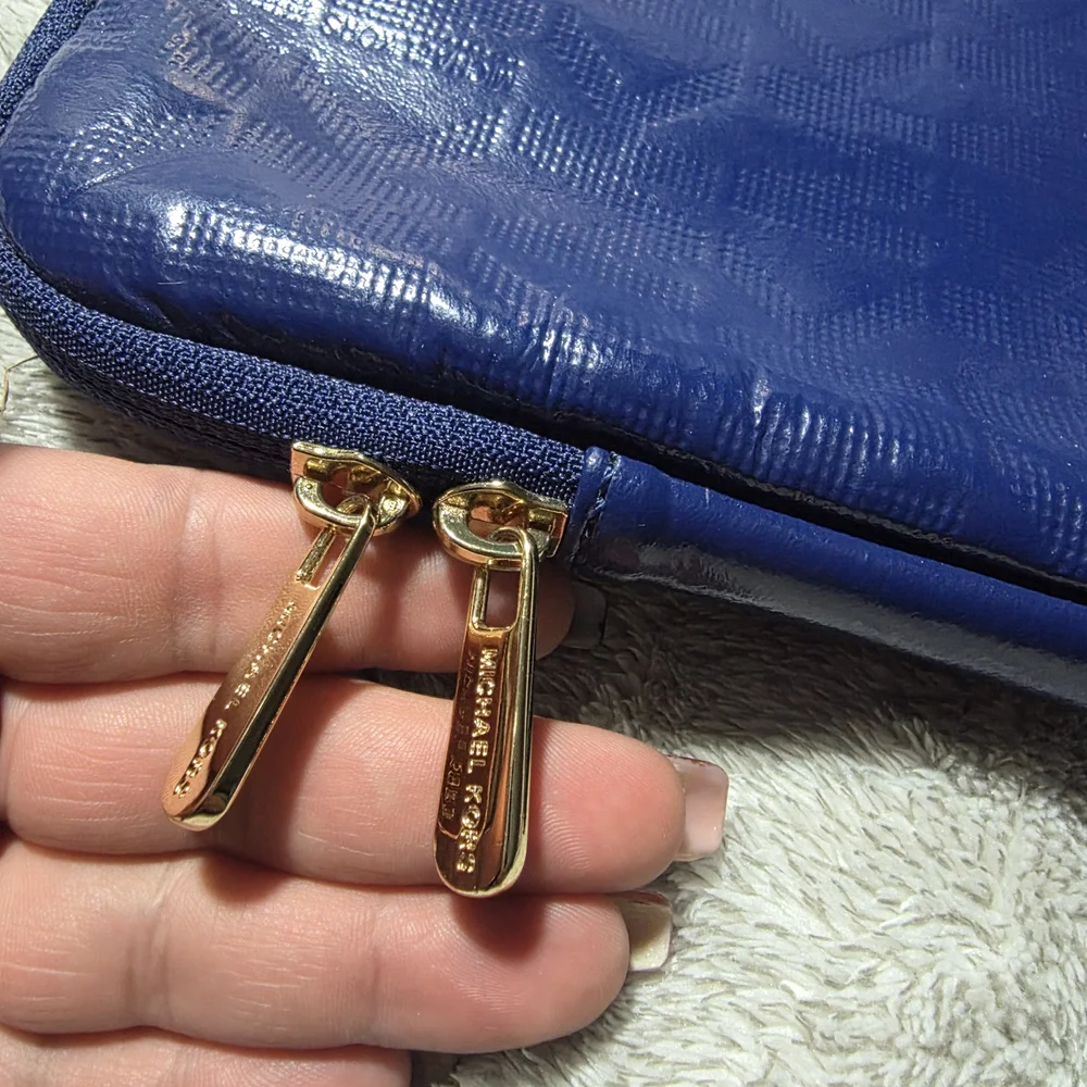MICHAEL KORS IPAD TABLET CASE SLEEVE PADDED BAD BLUE COVER ZIP LOGO